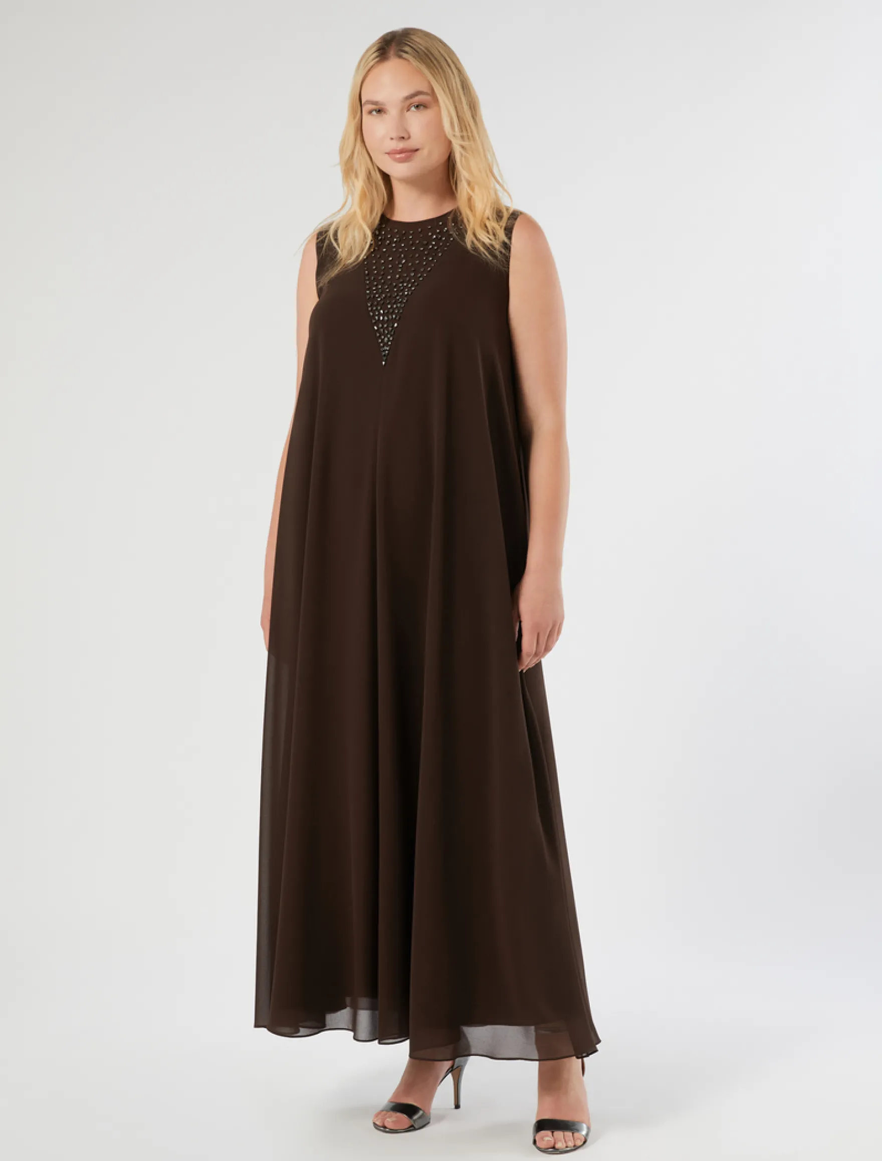 Abito in georgette con ricamo - MARRONE SCURO