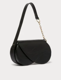 Borsa con patta a onda e charms - NERO