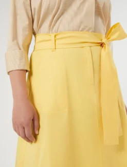 Gonna in gabardina di cotone stretch - GIALLO