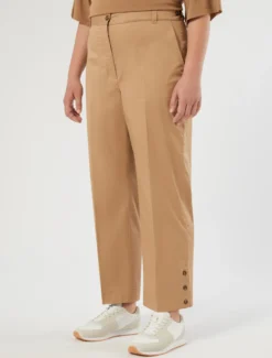 Pantaloni in gabardina di cotone stretch - BISCOTTO