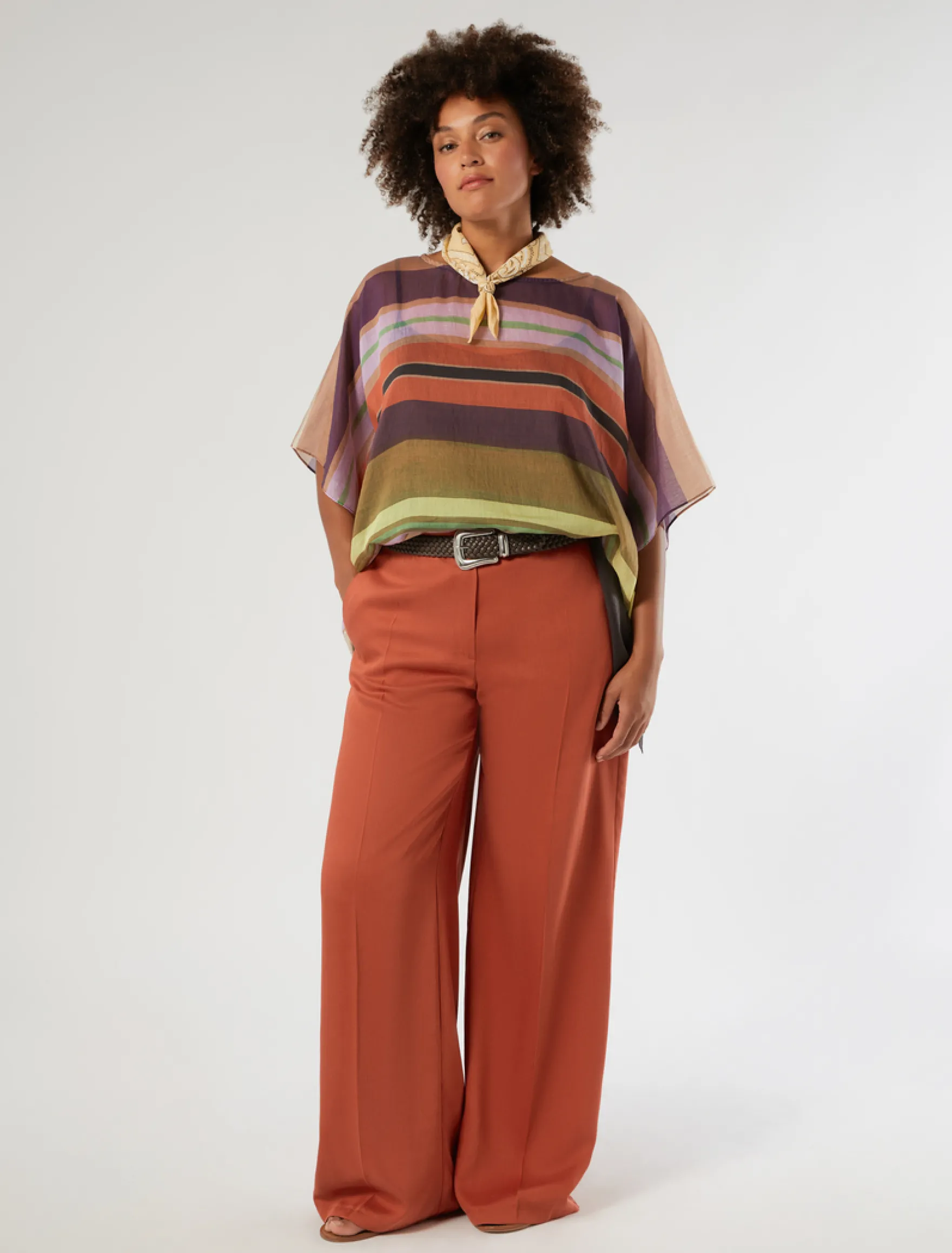 Poncho in tencel stampato e top - NERO