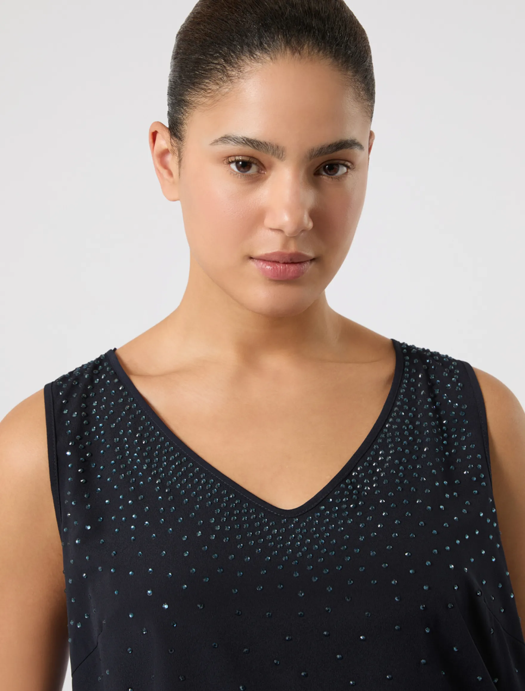Top in crêpe de Chine con strass - BLU NOTTE