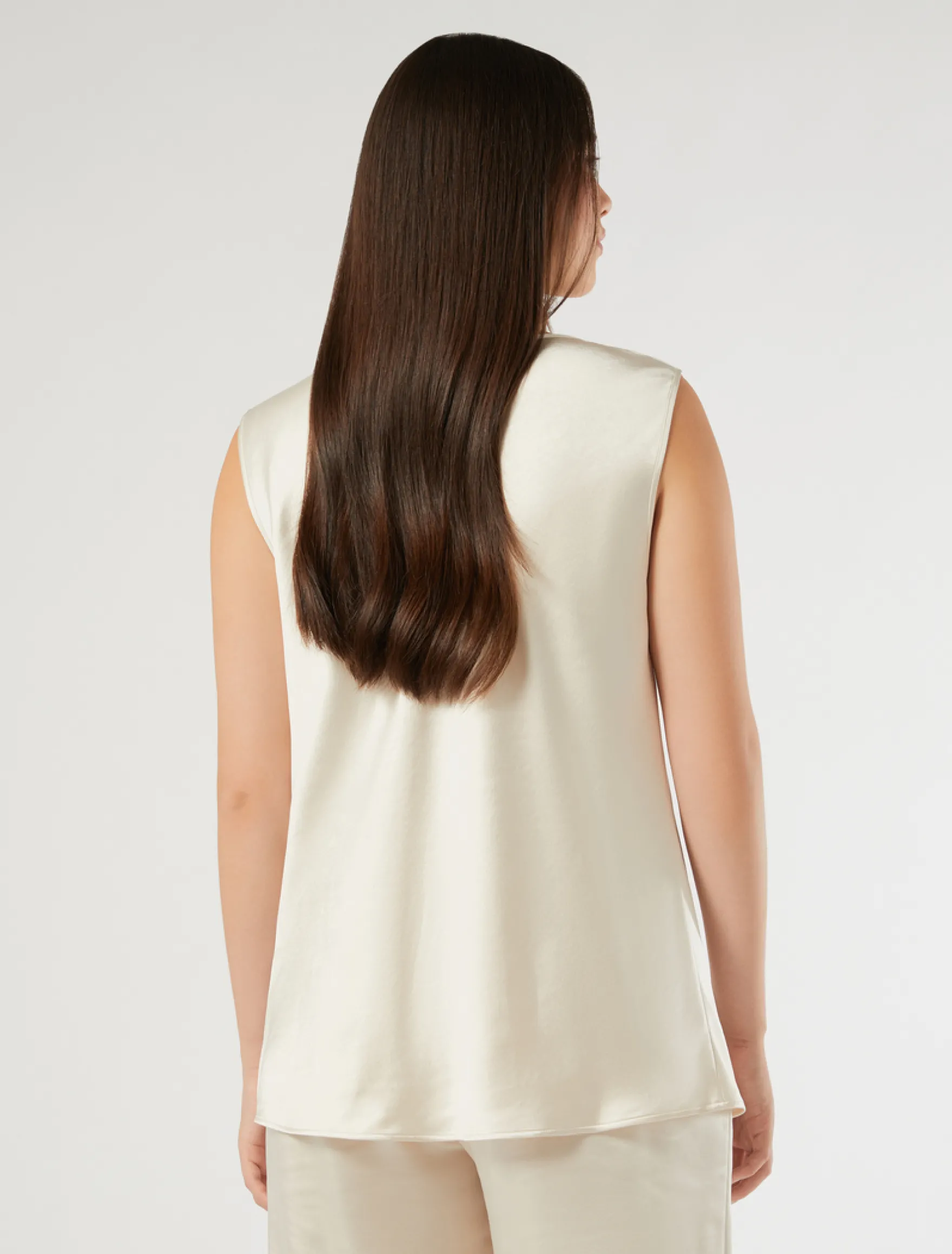 Top in raso con scollo drappeggiato - VANIGLIA