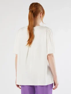 T-shirt in jersey con ricamo - AVORIO