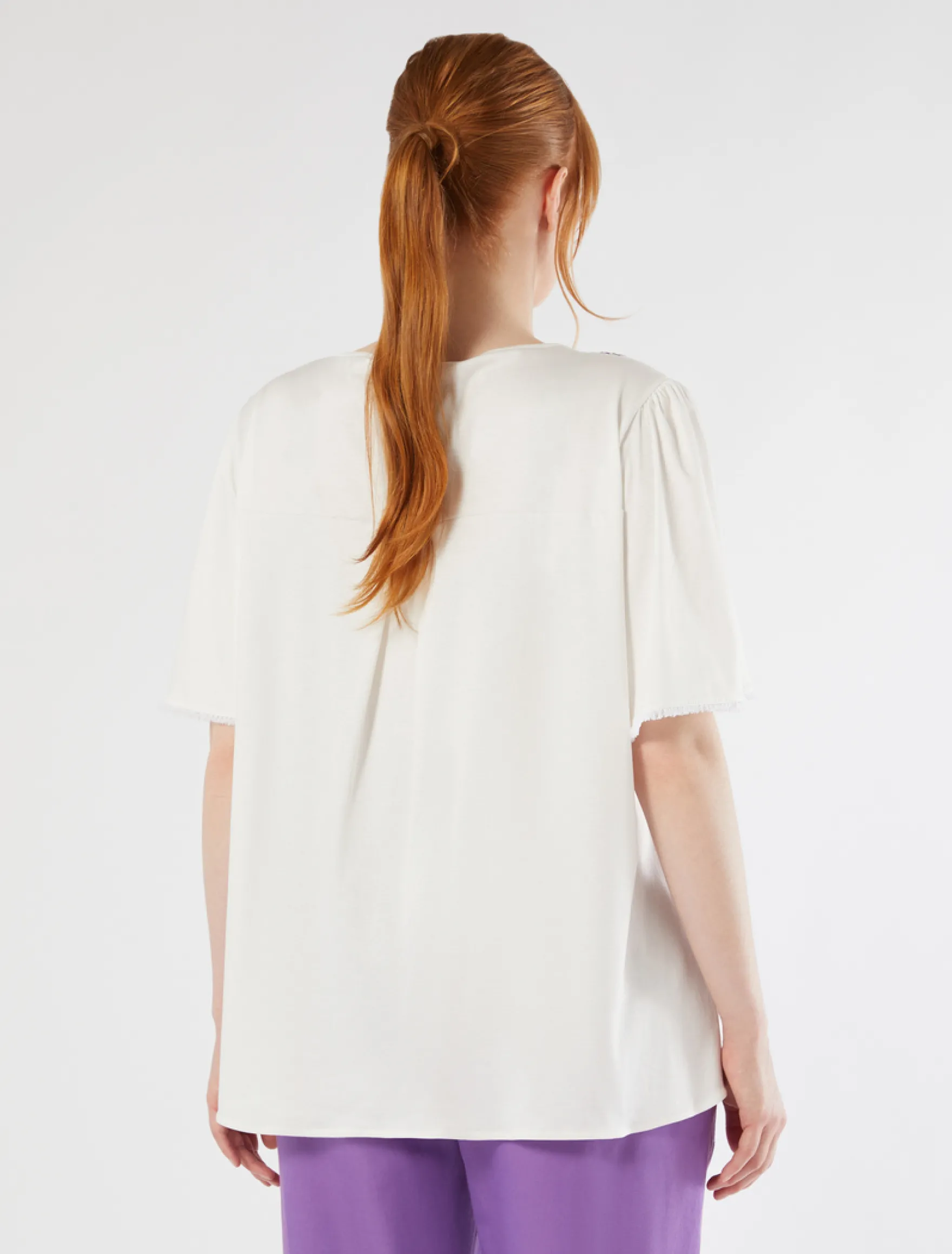 T-shirt in jersey con ricamo - AVORIO
