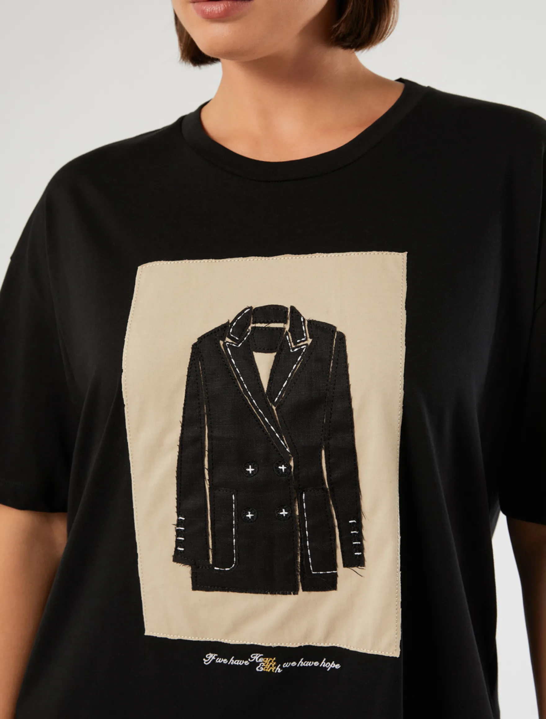 T-shirt in jersey con ricamo - NERO