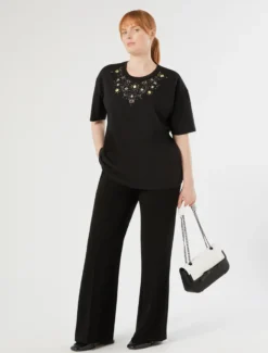T-shirt in jersey con ricamo - NERO