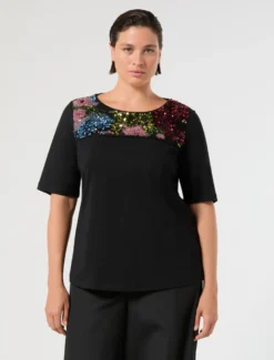 T-shirt in jersey con ricamo - NERO