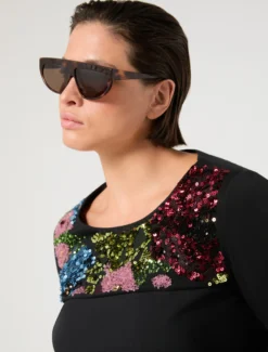 T-shirt in jersey con ricamo - NERO